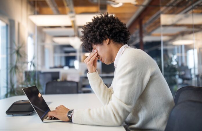5 Tips Atasi Stress di Kantor